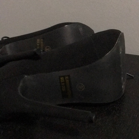 Fashion Nova Lace Heels, Size 9, Black - Picture 4 of 4
